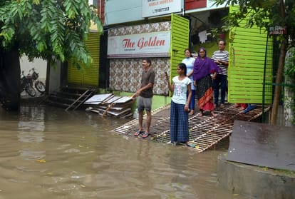 Prayagraj: Rain wreaks havoc, many houses collapsed, 18 killed, water entered hundreds of houses