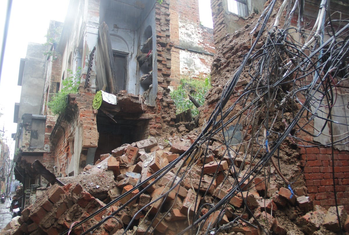 Prayagraj: Rain wreaks havoc, many houses collapsed, 18 killed, water entered hundreds of houses