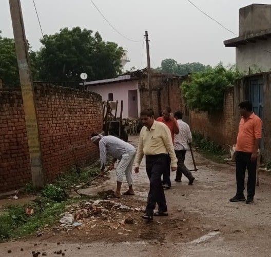 Hathras: Special cleanliness drive carried out from village to village
