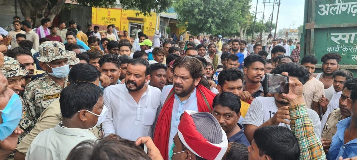 Protest against encroachment removal campaign on Jeevangarh bypass