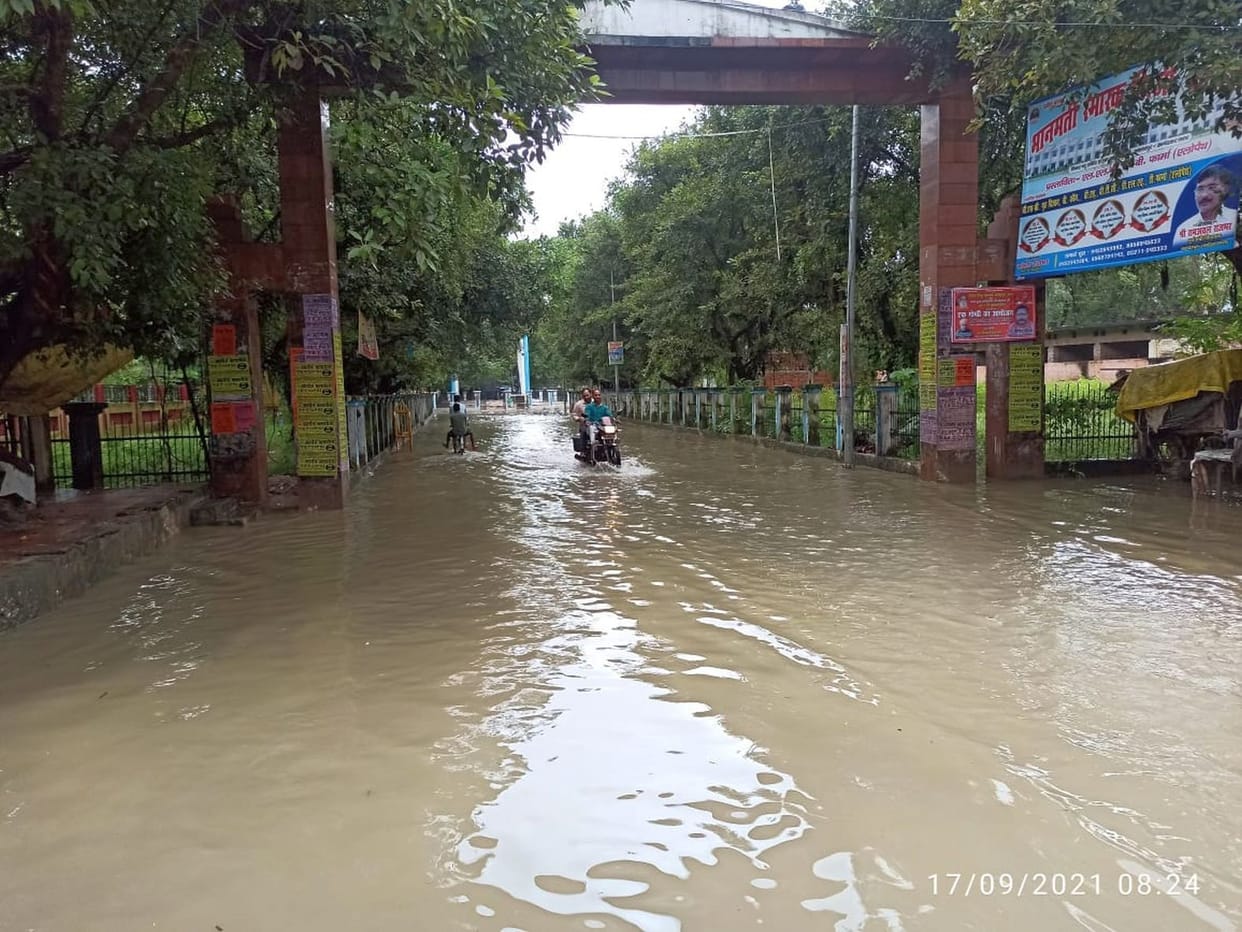 Roads became ponds, trouble in traffic