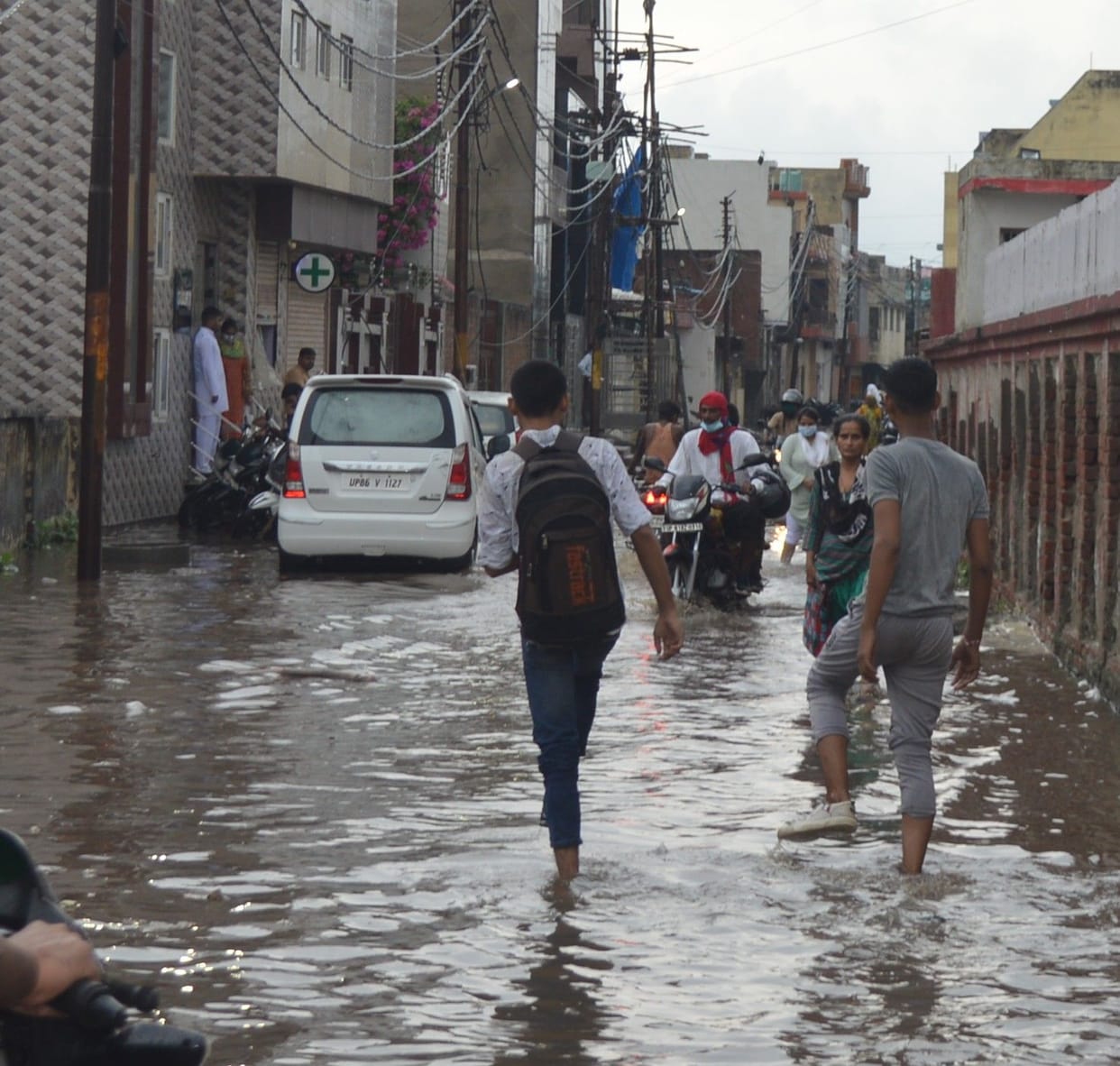 Hathras: Heavy rain caused waterlogging in the city