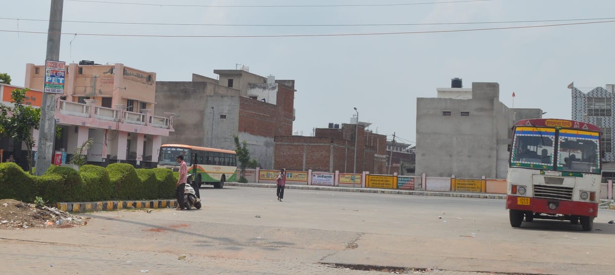 Hathras: Deduction from the salary of personnel who were absent on Rakshabandhan