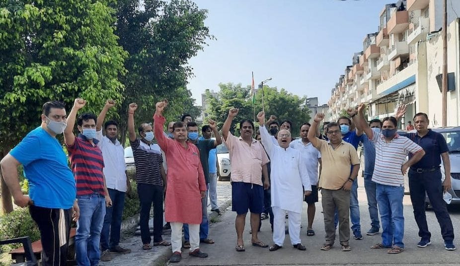 One and a half crore dues on society, electricity corporation cut connection