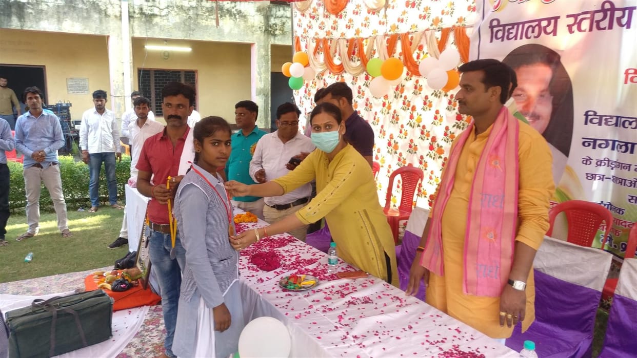 Hathras: Pradeep in 1,600 meters race and Ritu tops in girls' 400 meters race
