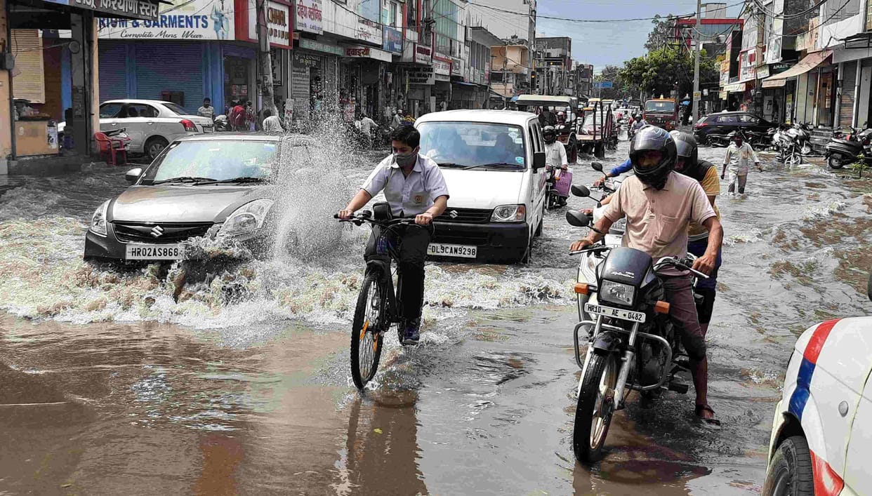 Waterlogging in the city due to 29 mm of rain, people were worried