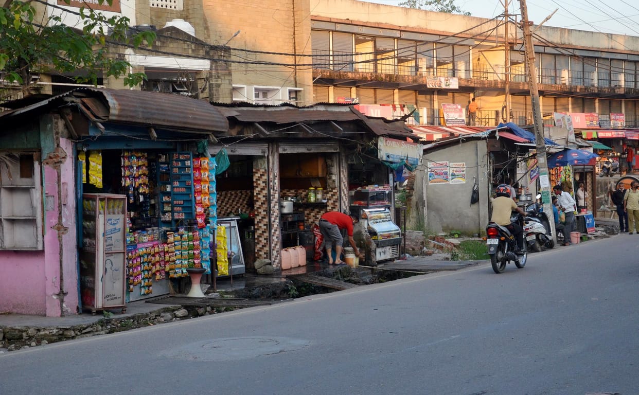 Unless the competent authority takes a proper decision, the kiosks will not be removed