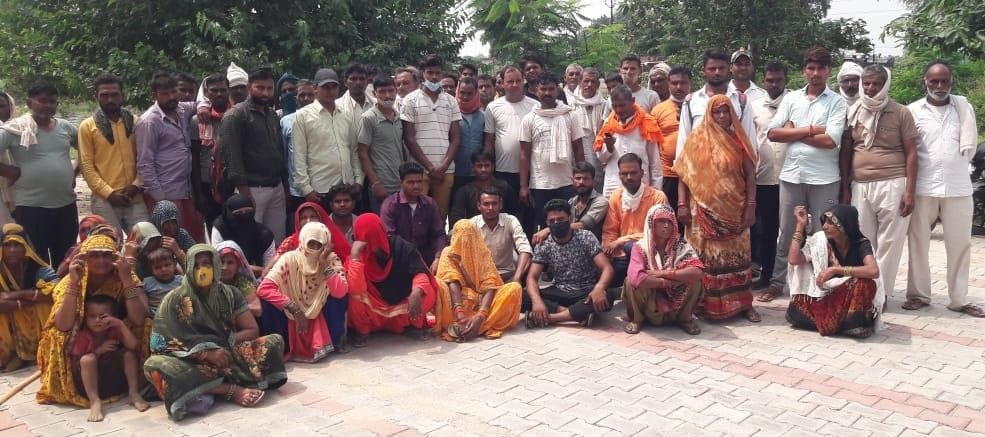 Hathras: Accused of extorting money on female inspector, complaint to SP