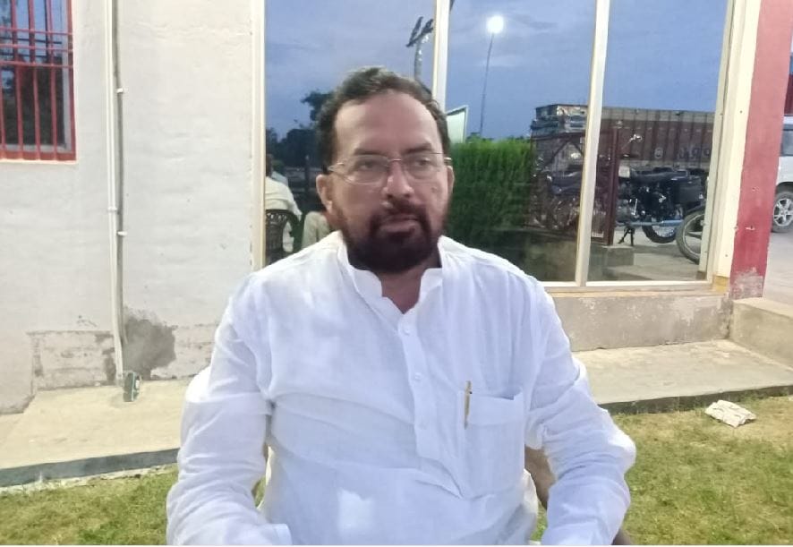 Former MLA surrounded the government regarding unemployment said not a single recruitment is being done without bribe