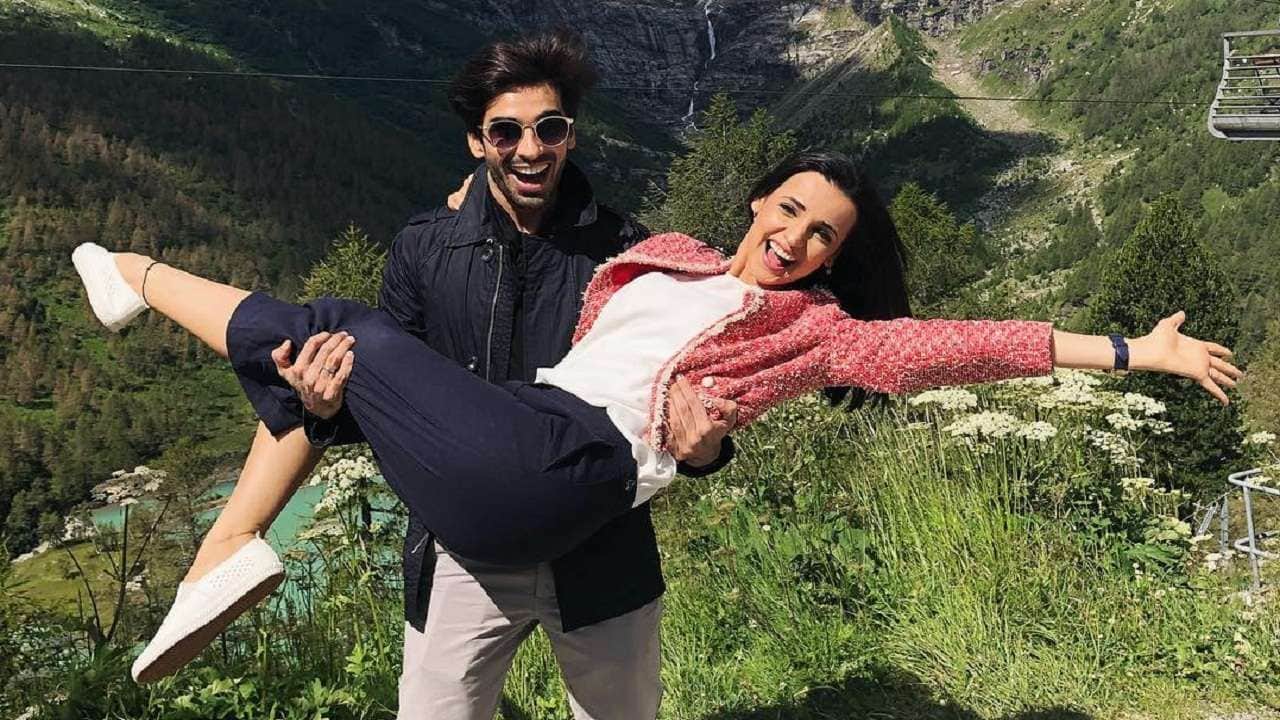 Sanaya Irani Birthday Know about Iss Pyaar Ko Kya Naam Doon Actress life unknown facts love story mohit sehgal