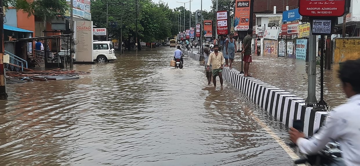 Rain became a disaster more than 30 houses collapsed in Azamgarh three people died many families destroyed