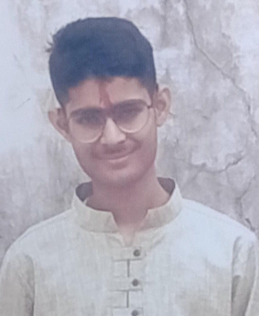 Hathras: The body of a polytechnic student was found on the railway track