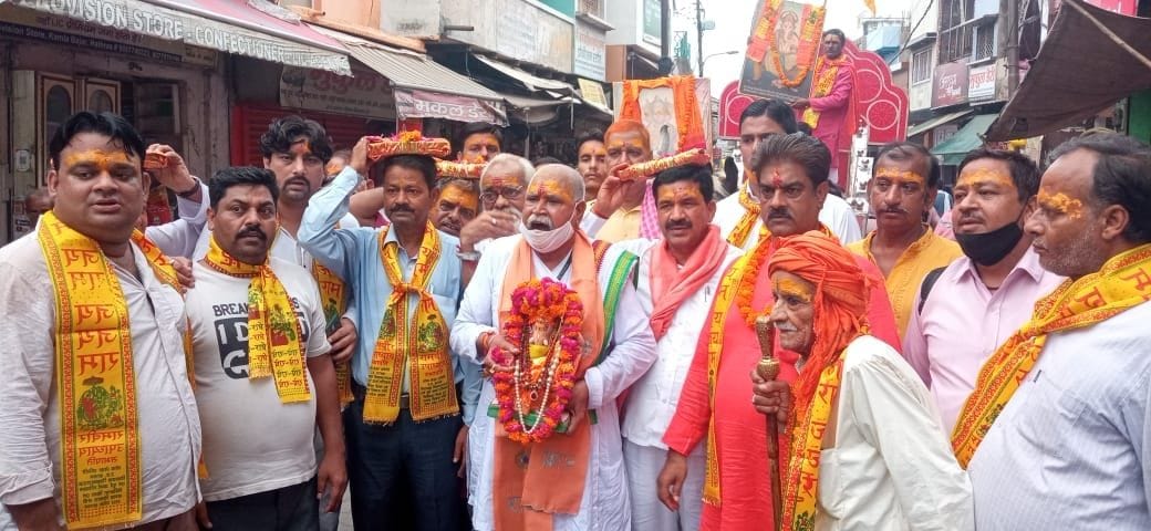 Hathras: Ved Bhagwan reached the fair courtyard with music