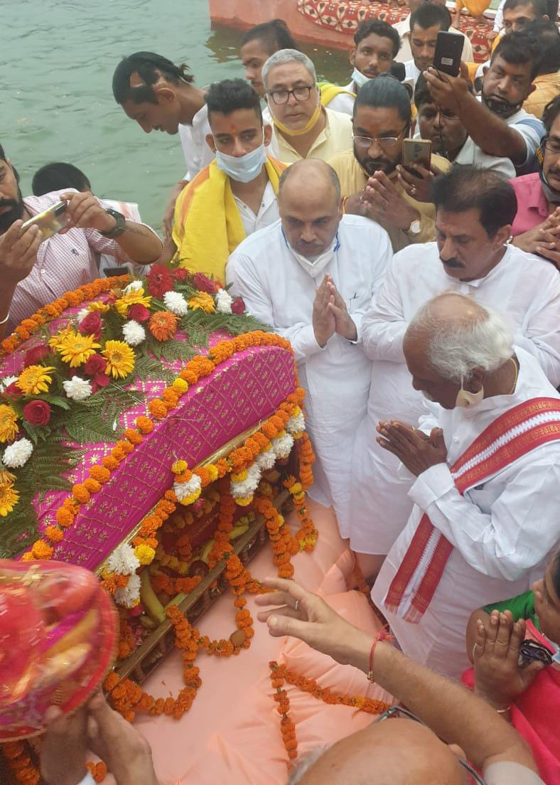 First day dedicated to palanquin worship and aarti