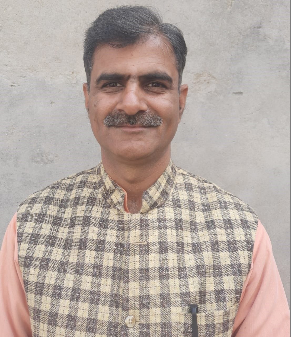 Aligarh: The voices of the farmers are becoming vocal about the fellow sugar mill