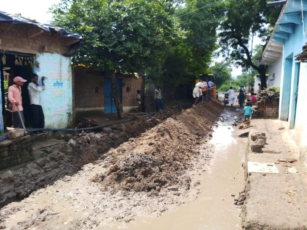 road digging, become mud filled