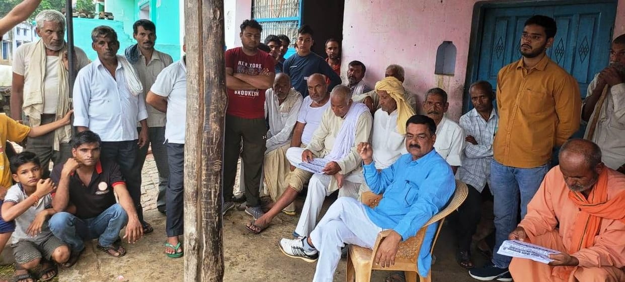Hathras: Huge Mahapanchayat today, farmers reaching by tractor