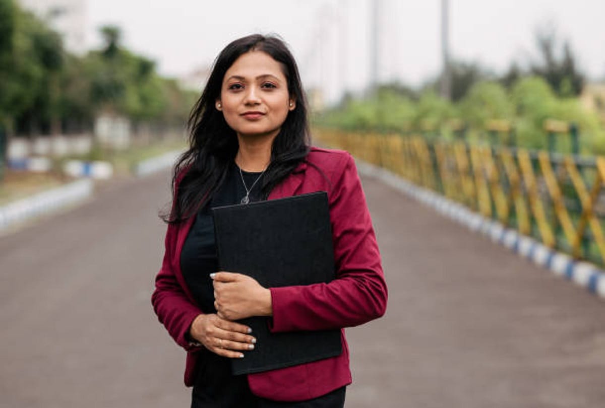 How To Deal With Office Coworkers Who Credit For Your Work In Hindi