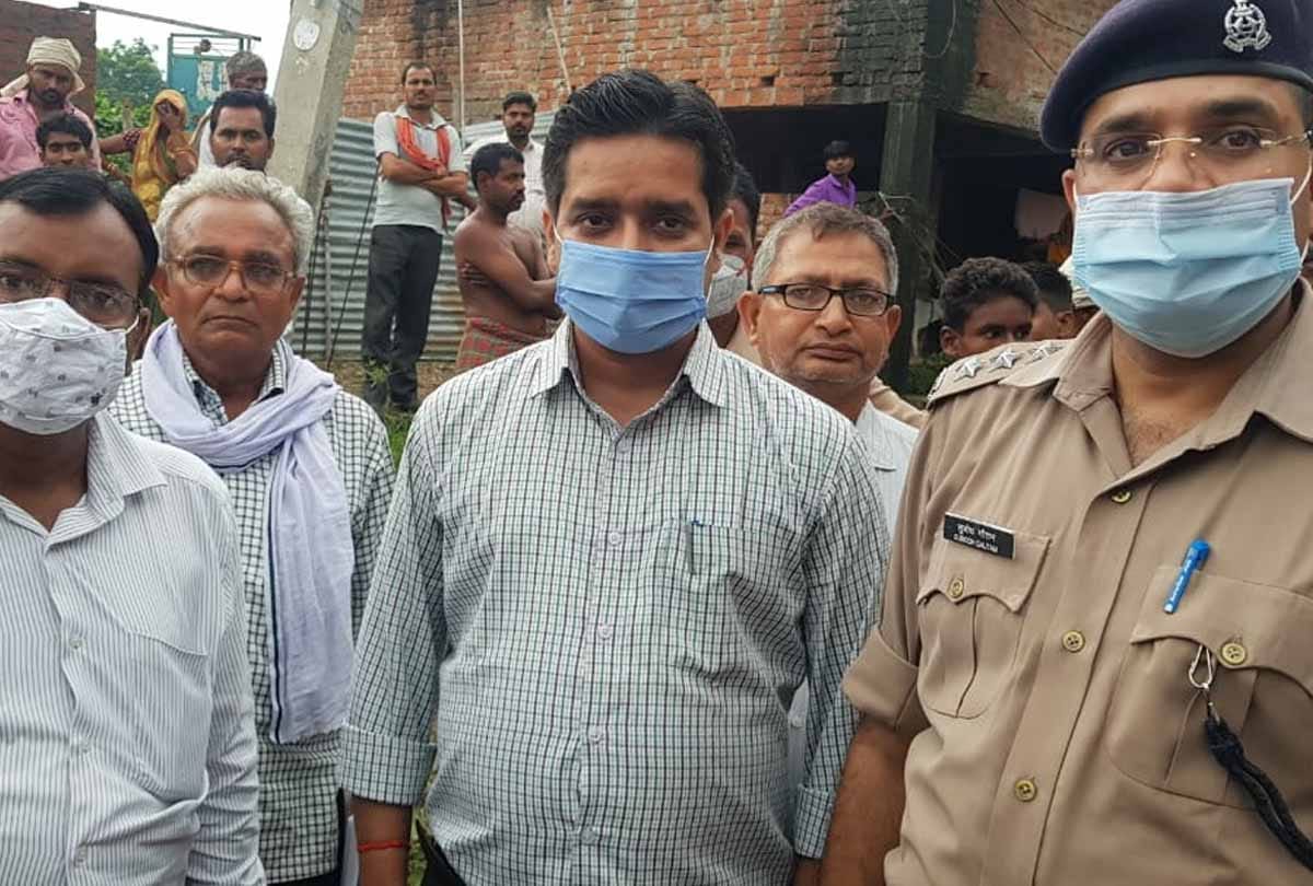 Chitrakoot: house collapsed after the rain, Mother along with two children died in a tragic accident