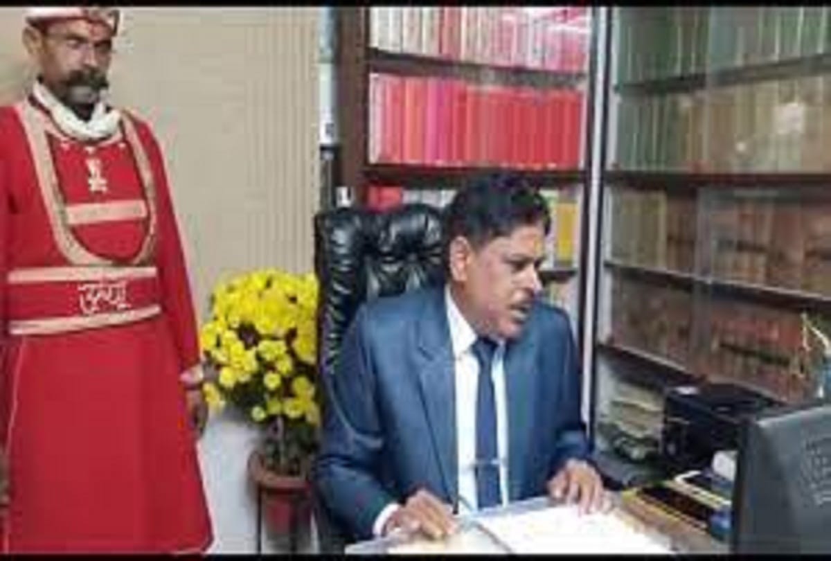 Record: Justice Chaudhary, who is awakening Hindi in the High Court, gives orders and decisions in Hindi in 30 to 35 cases every day.