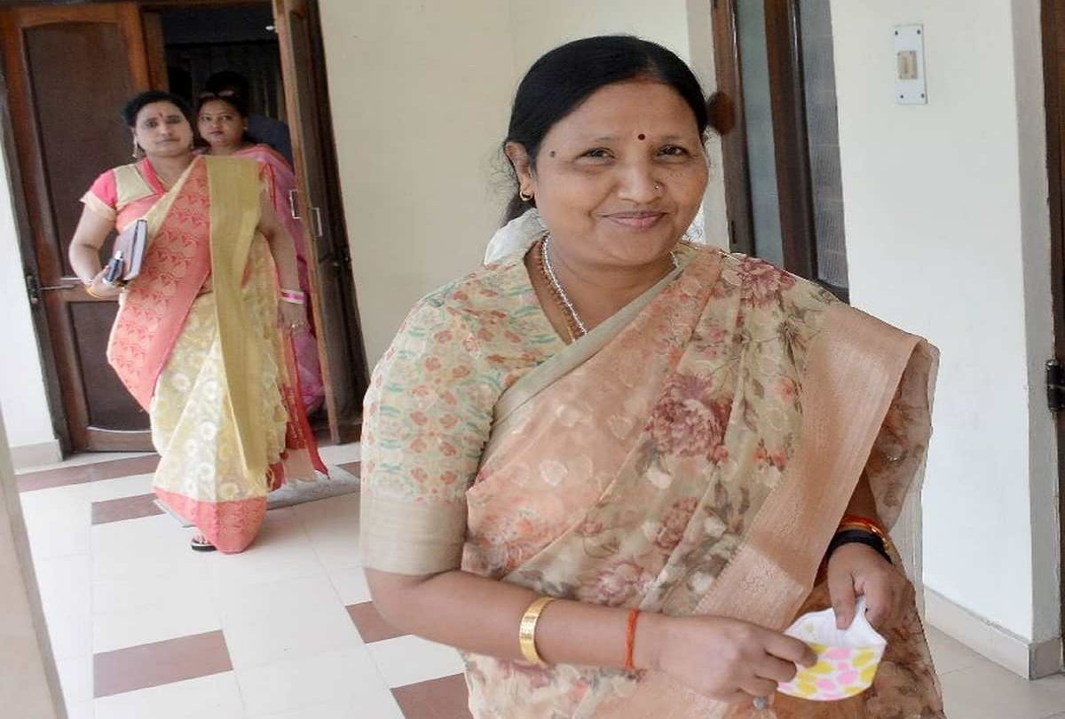 Jhansi: State President of BJP Mahila Morcha said - Priyanka remembers UP in elections, no one takes her seriously