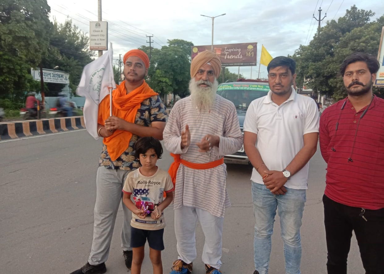 Farmers walking from Uttarakhand to Ghazipur border reached Moradabad