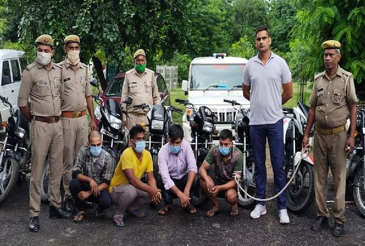 Three constables suspended for the help of vehicle thief gang in firozabad