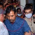 लोगों ने पुलिस को पीटा