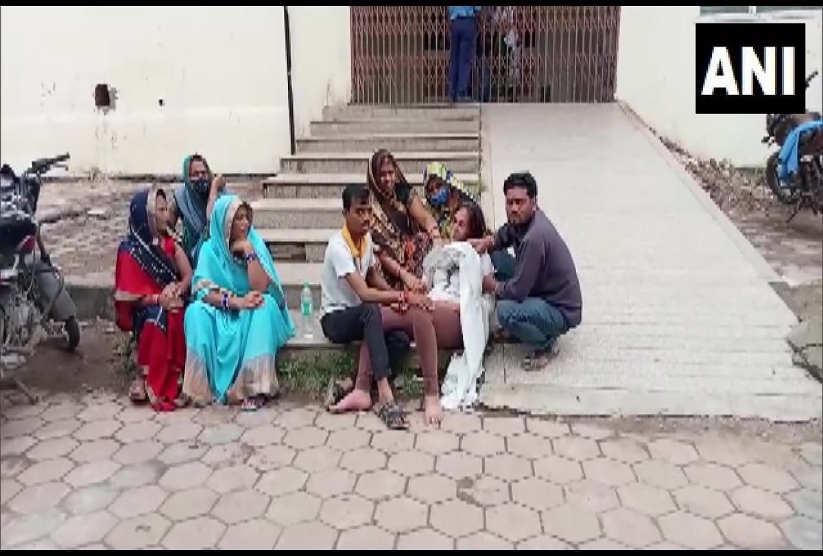 madhya pradesh Man burnt to death over love affair four arrested