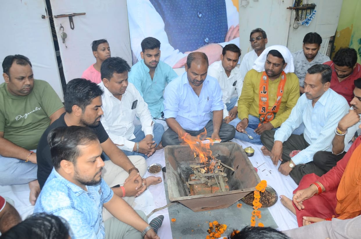 71 farmers honored on Modi's birthday, also cut cake