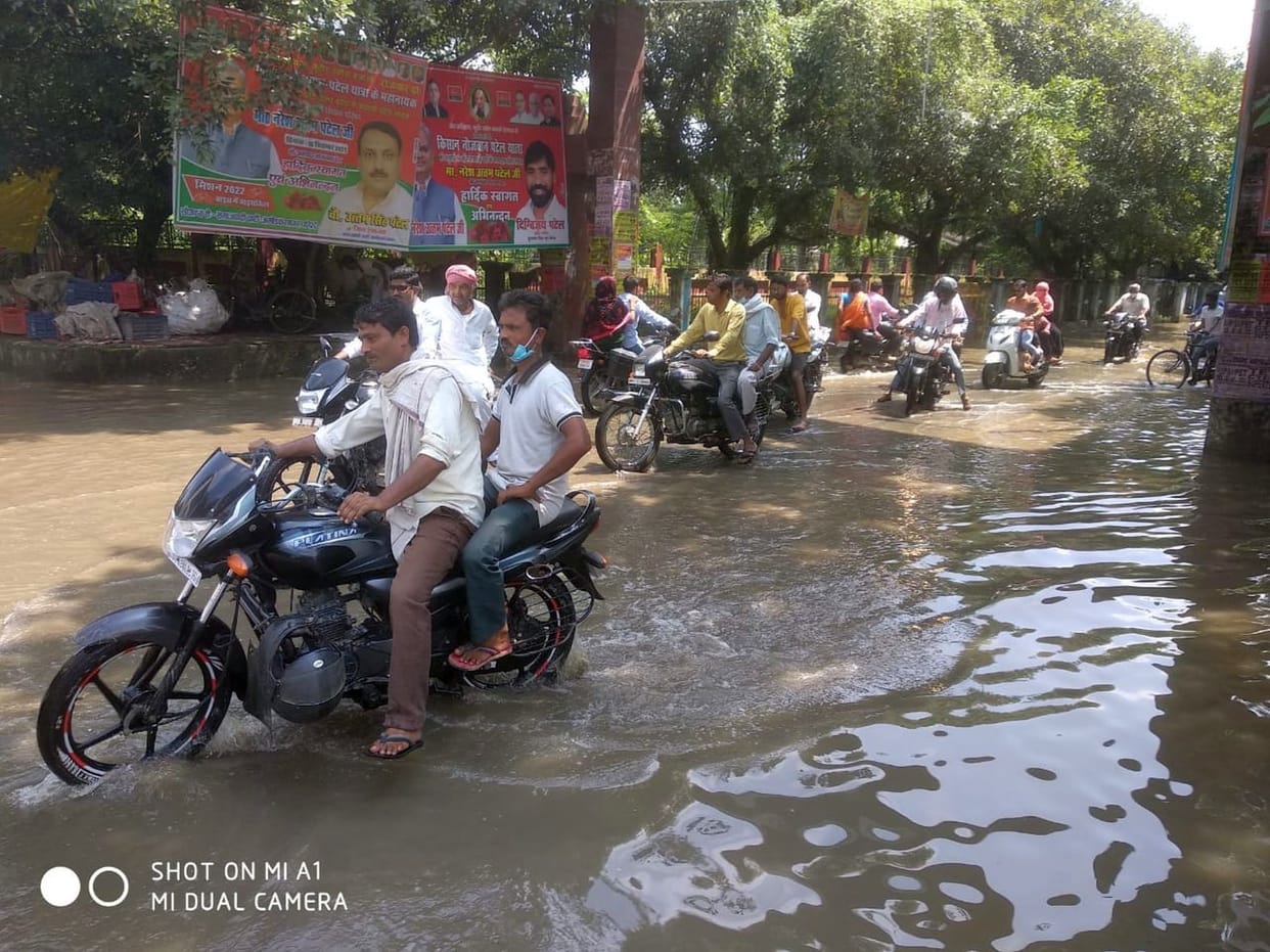 Water on office premises and roads, traffic problems