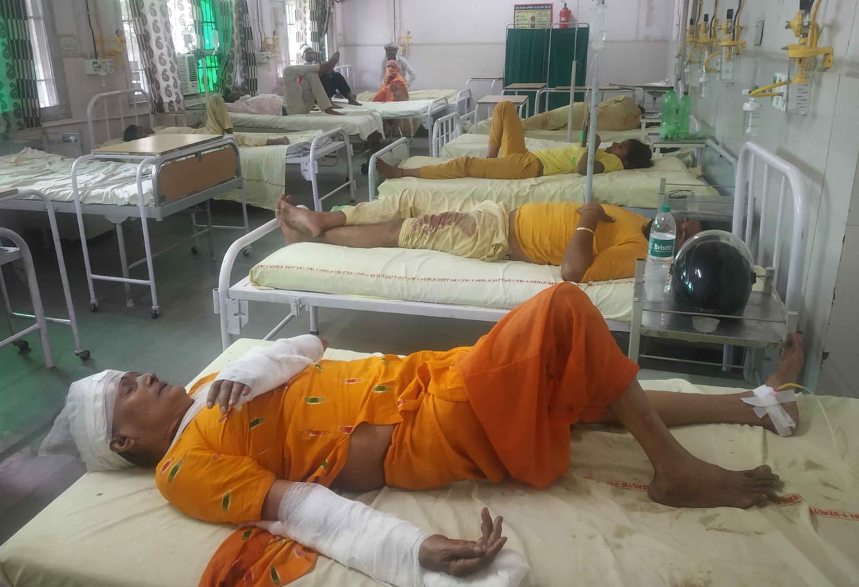 Pickup of devotees overturned, 21 injured in accident