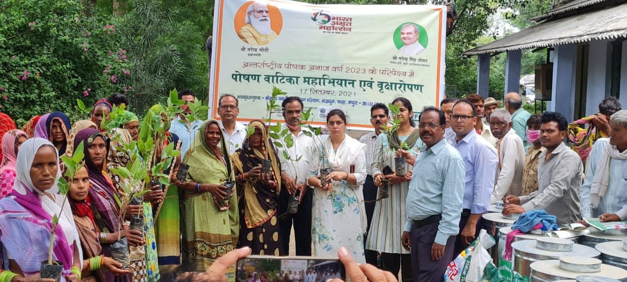 Mathura: Plant and animal feed distributed to 120 goat farmers