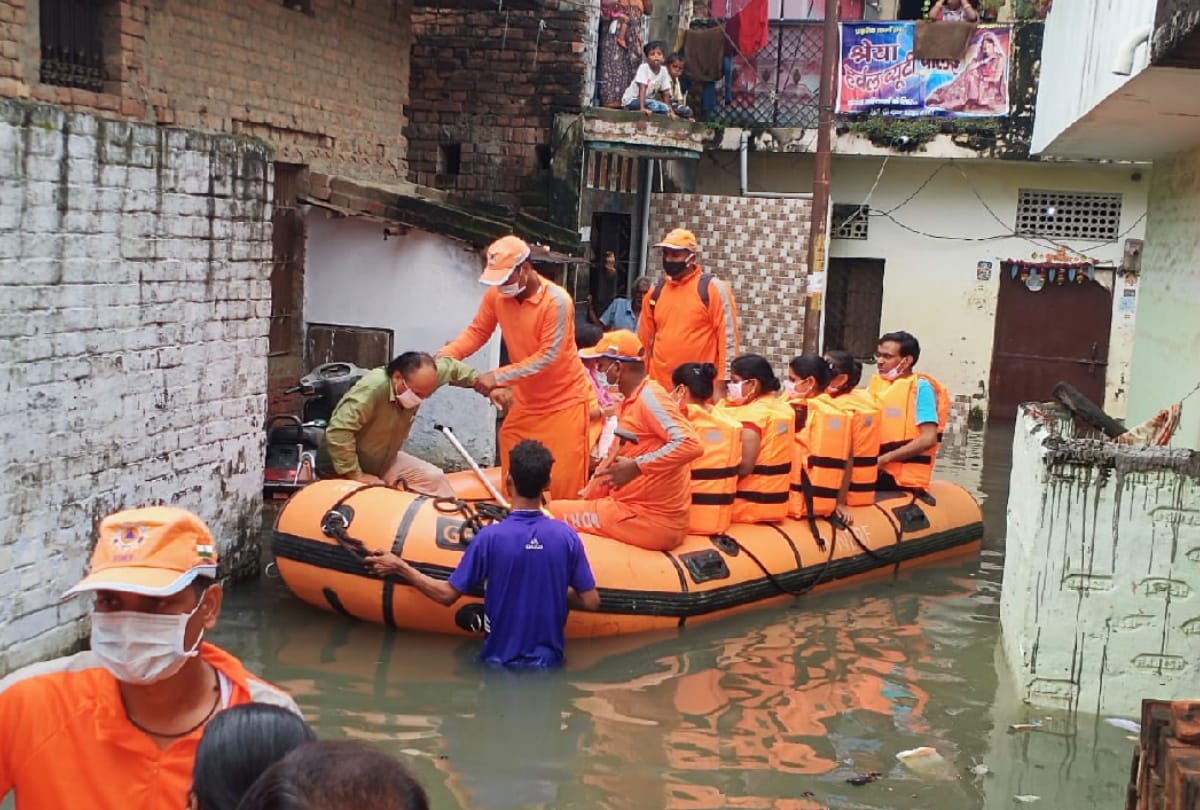 Water filled houses NDRF rescued 34 people