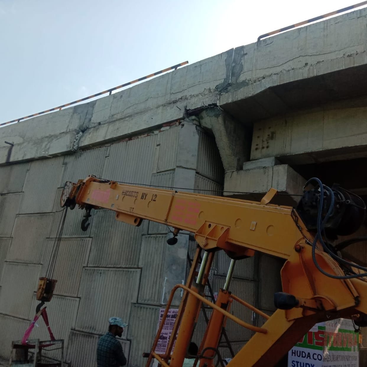 Wall panels moved near overbridge, team of officers arrived from Gurugram