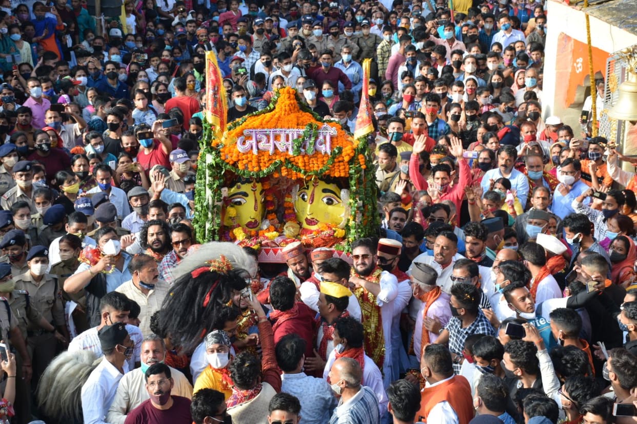 Emotional farewell to Ma Nanda Sunanda after visiting her maternal home