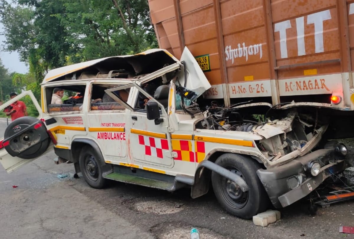 Big road accident Two killed and three injured in truck collision with ambulance at sant kabir nagar