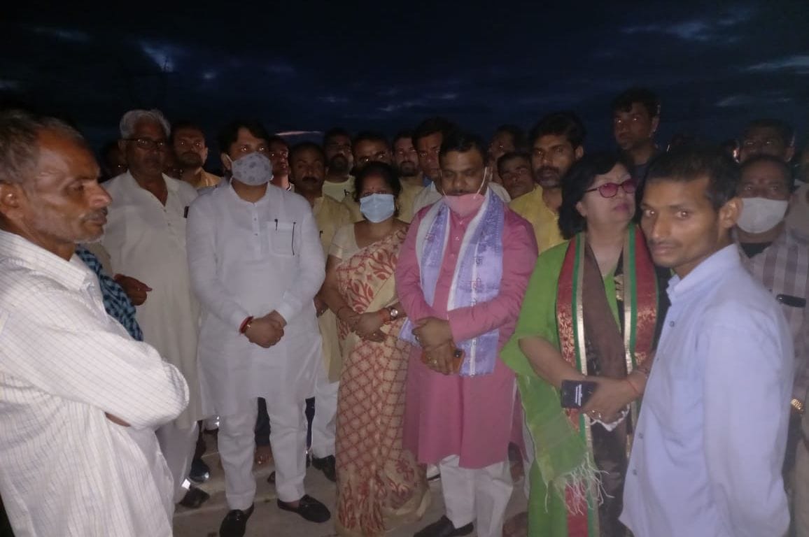 BJP district president and three MLAs met the relatives of the ballast trader, assured action