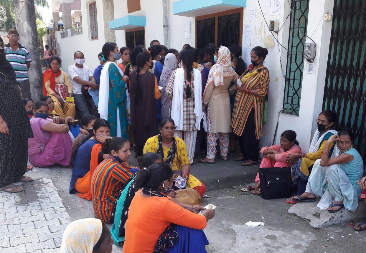 Workers wandering for the benefit of labor schemes