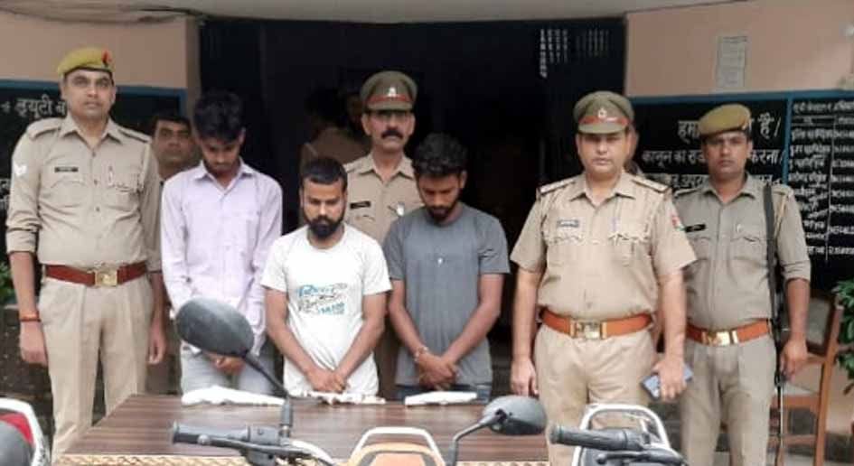 Dholna police caught three vicious vehicle thieves in encounter