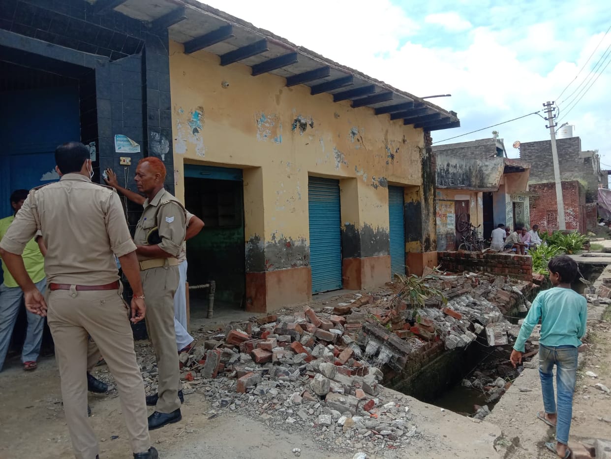 Death due to visor falling on young man's head in Chamaraval