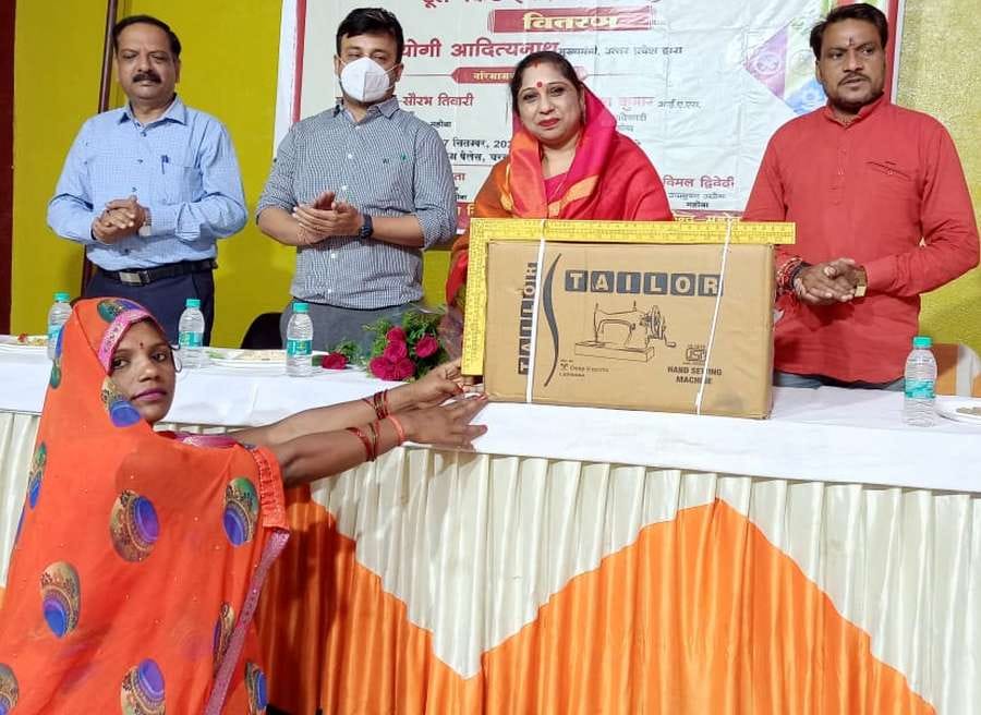 Money Lord Vishwakarma Jayanti with pomp, machines worshiped