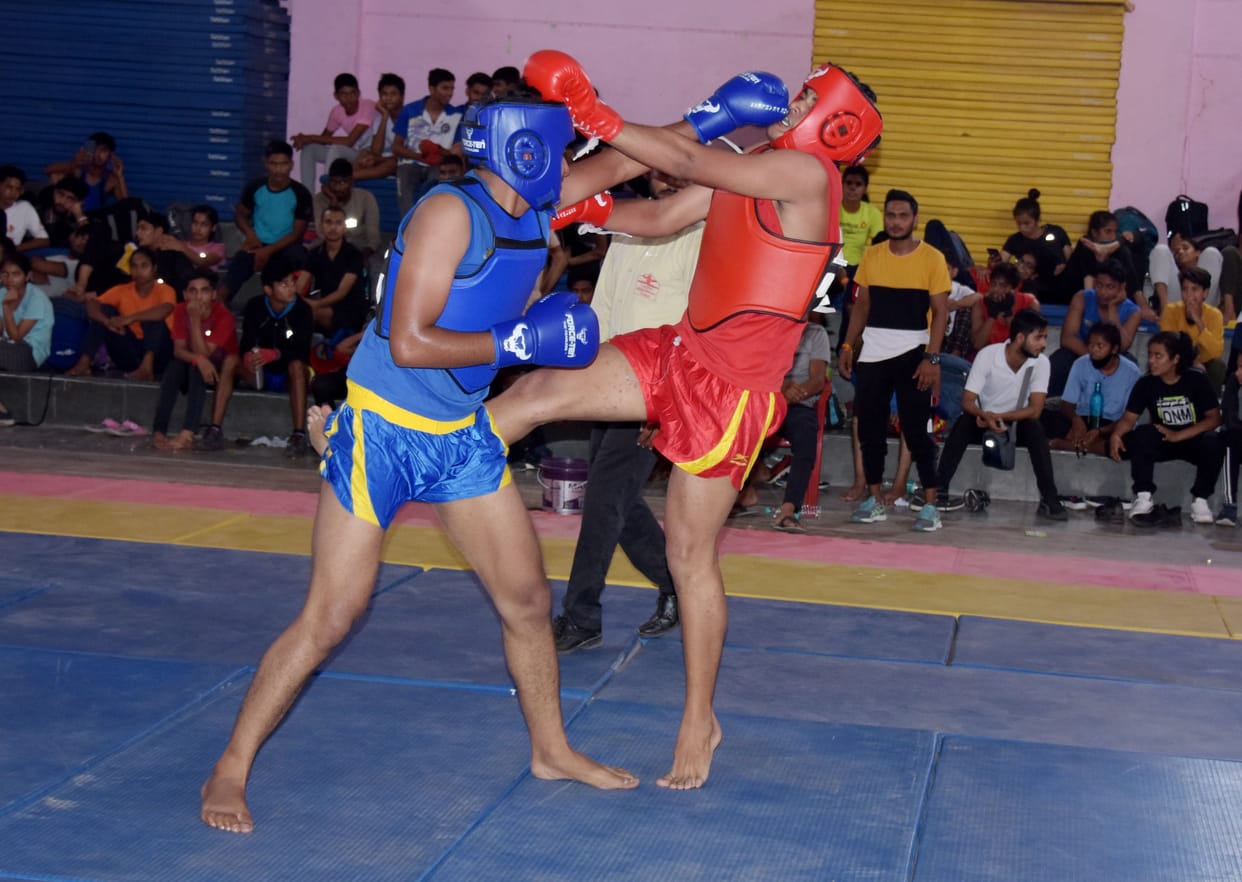 Players showed stamina in wushu competition