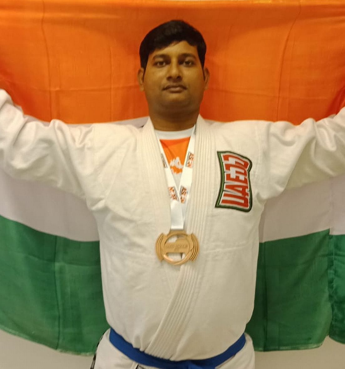 Mukes Wins Medal