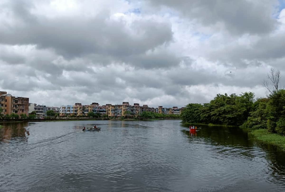 GDA decided to get it cleaned daily for get rid of water hyacinth growing in Ramgarhtal