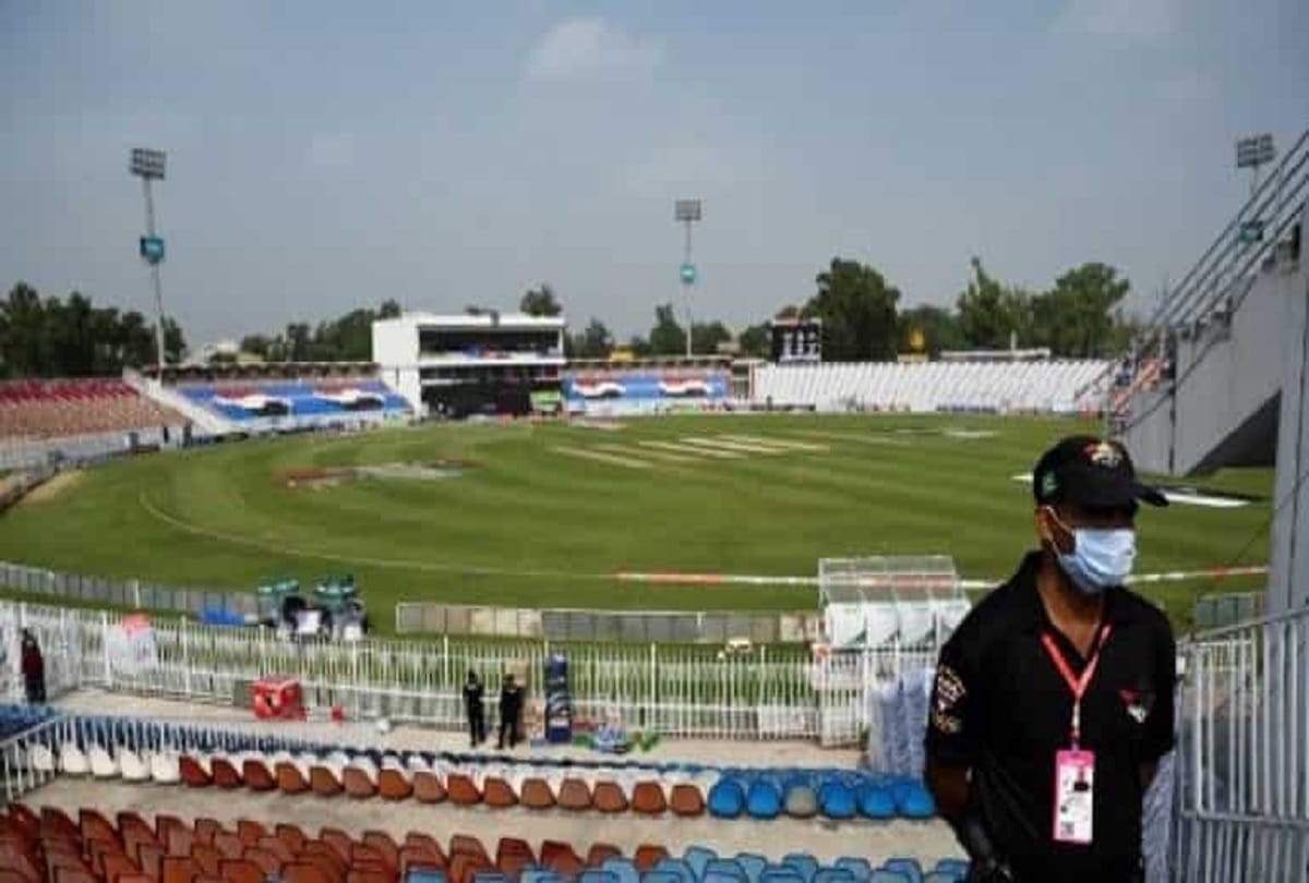 PAK vs NZ Pakistan Security forces and bomb disposal squad monitor Pindi stadium after New Zealand Abandon tour