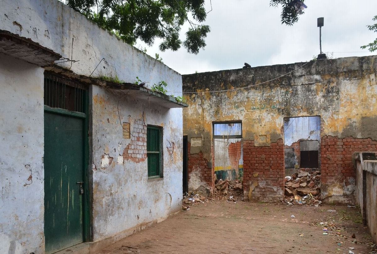 Primary Schools Not Demolished After Two Years In Agra Latest News