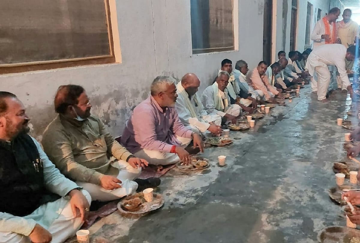 PM Narendra Modi is working for people says UP BJP chief swatantra dev singh.