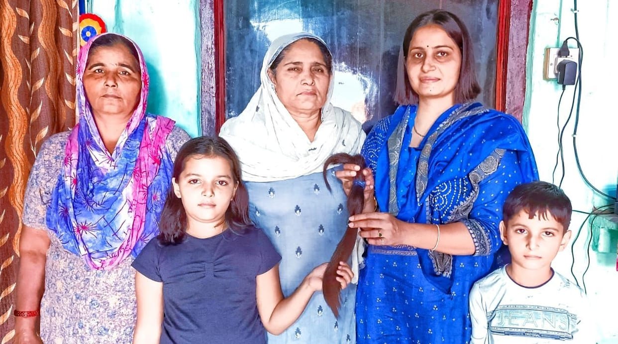 Yoga teacher donated hair for women suffering from cancer