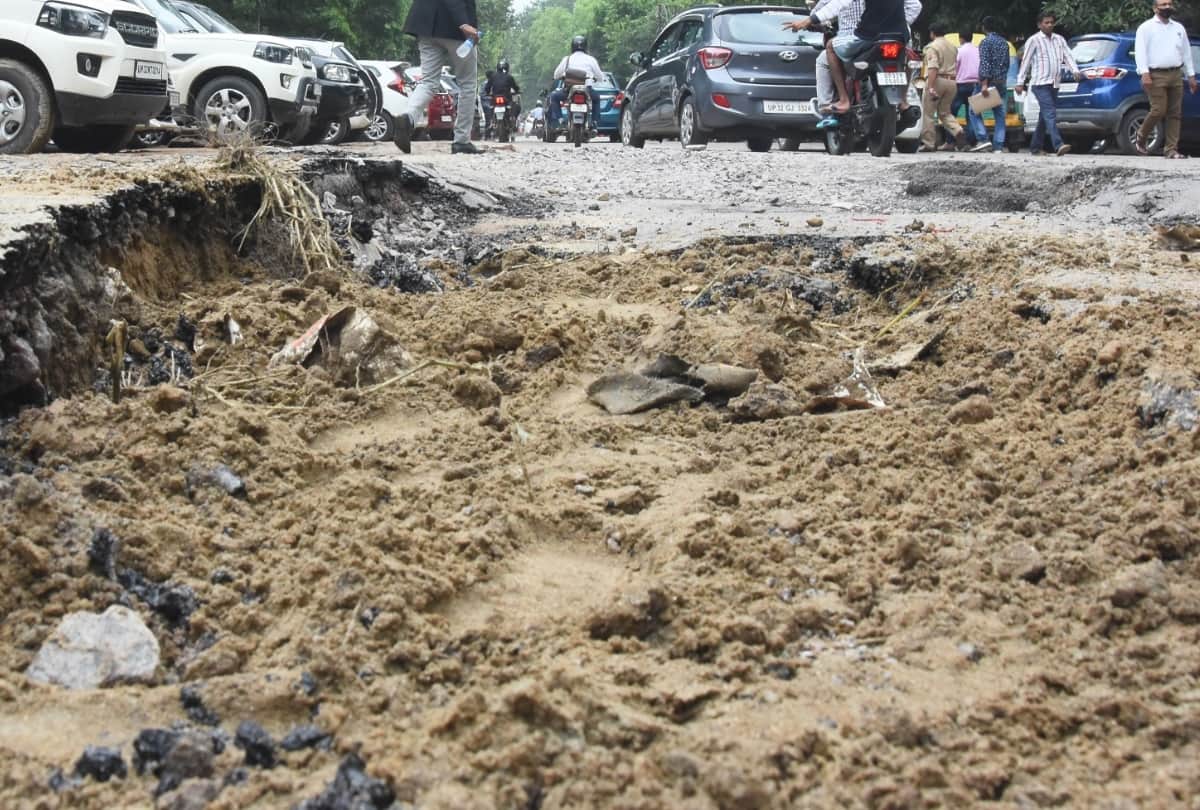 roads are destroyed in Lucknow because of rain.